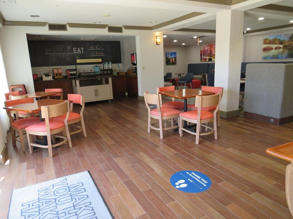 Hampton Inn Princeton Bagian luar foto