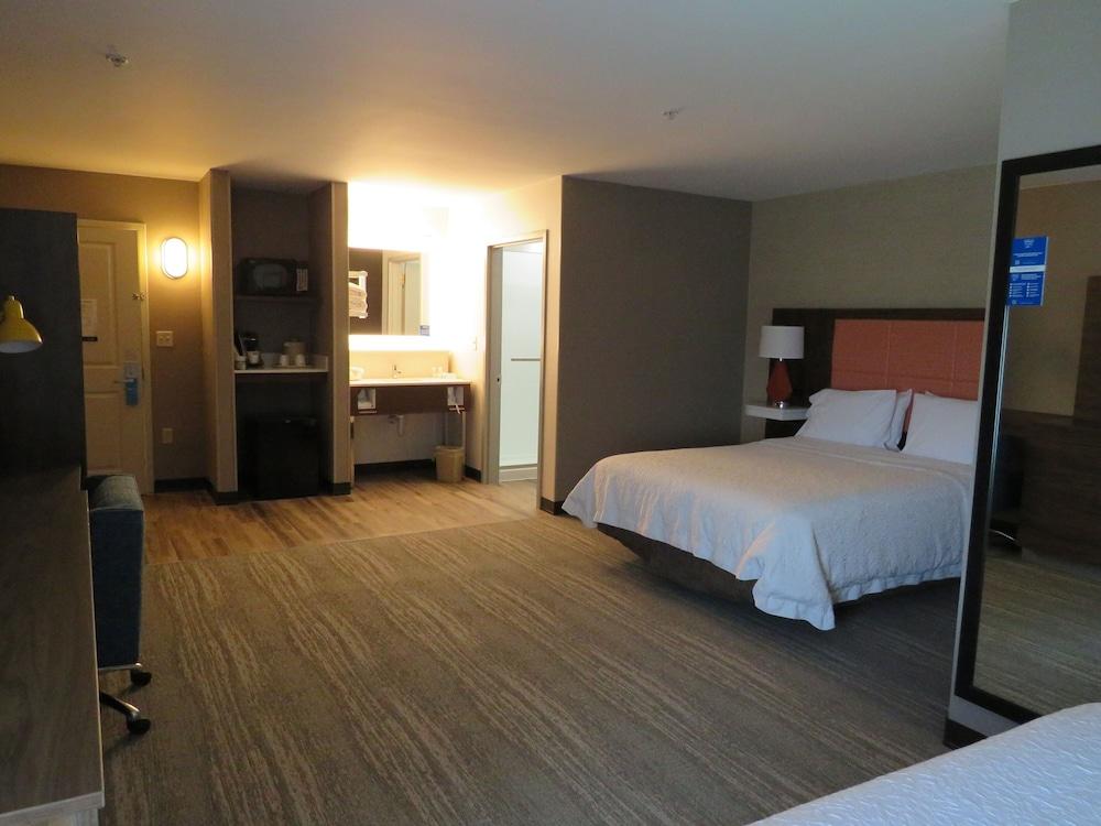 Hampton Inn Princeton Bagian luar foto