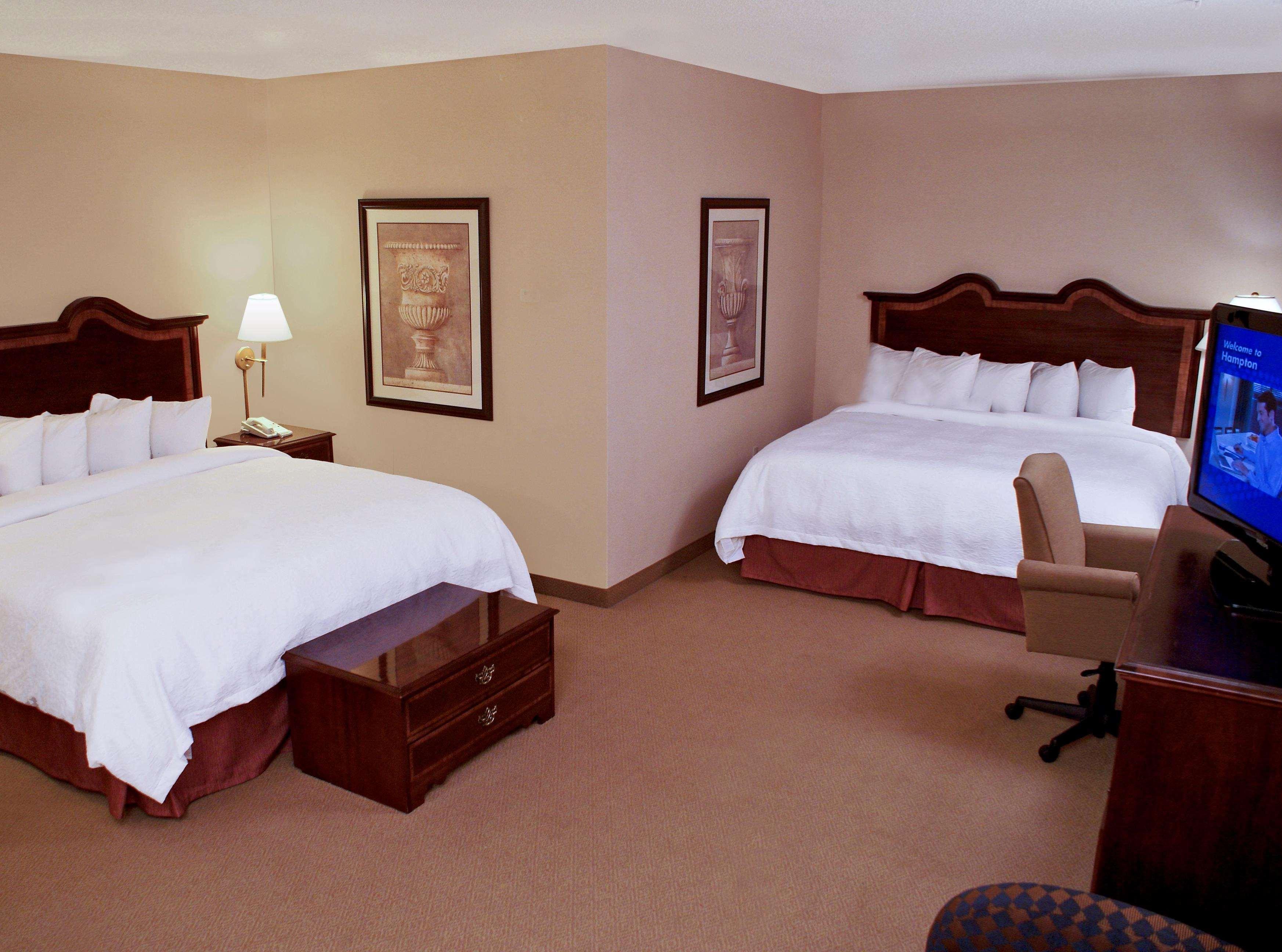 Hampton Inn Princeton Bagian luar foto