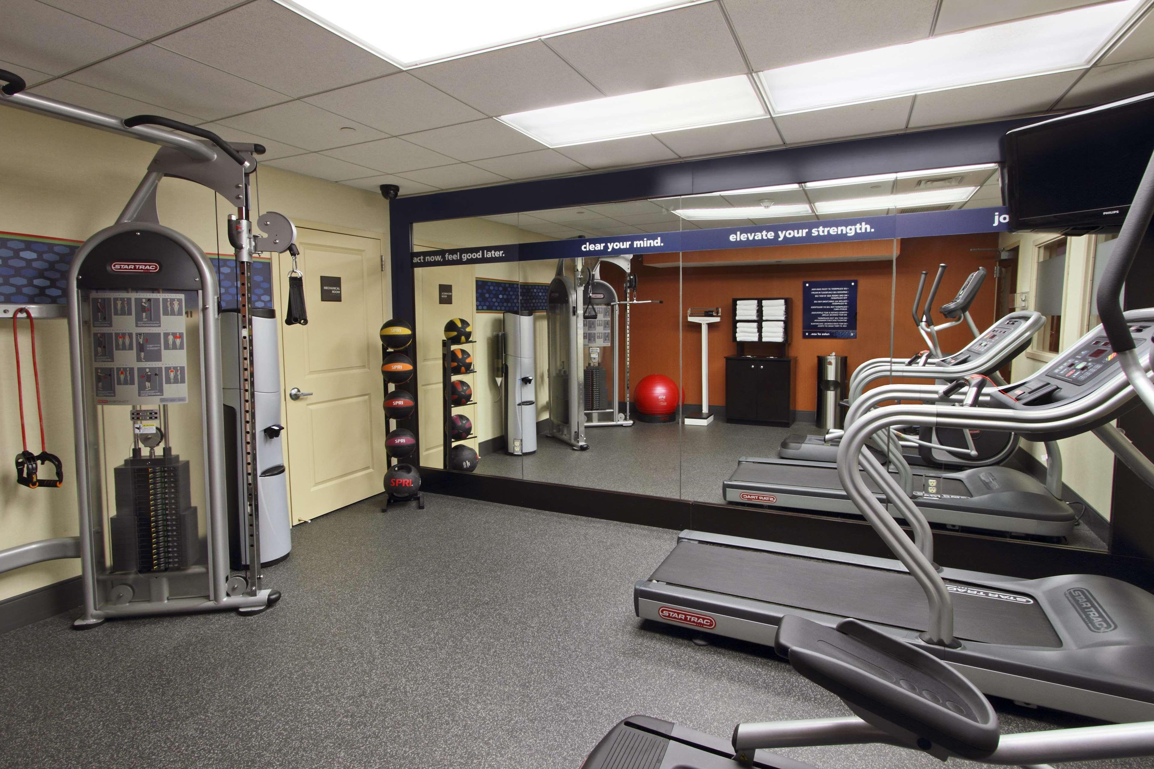 Hampton Inn Princeton Bagian luar foto