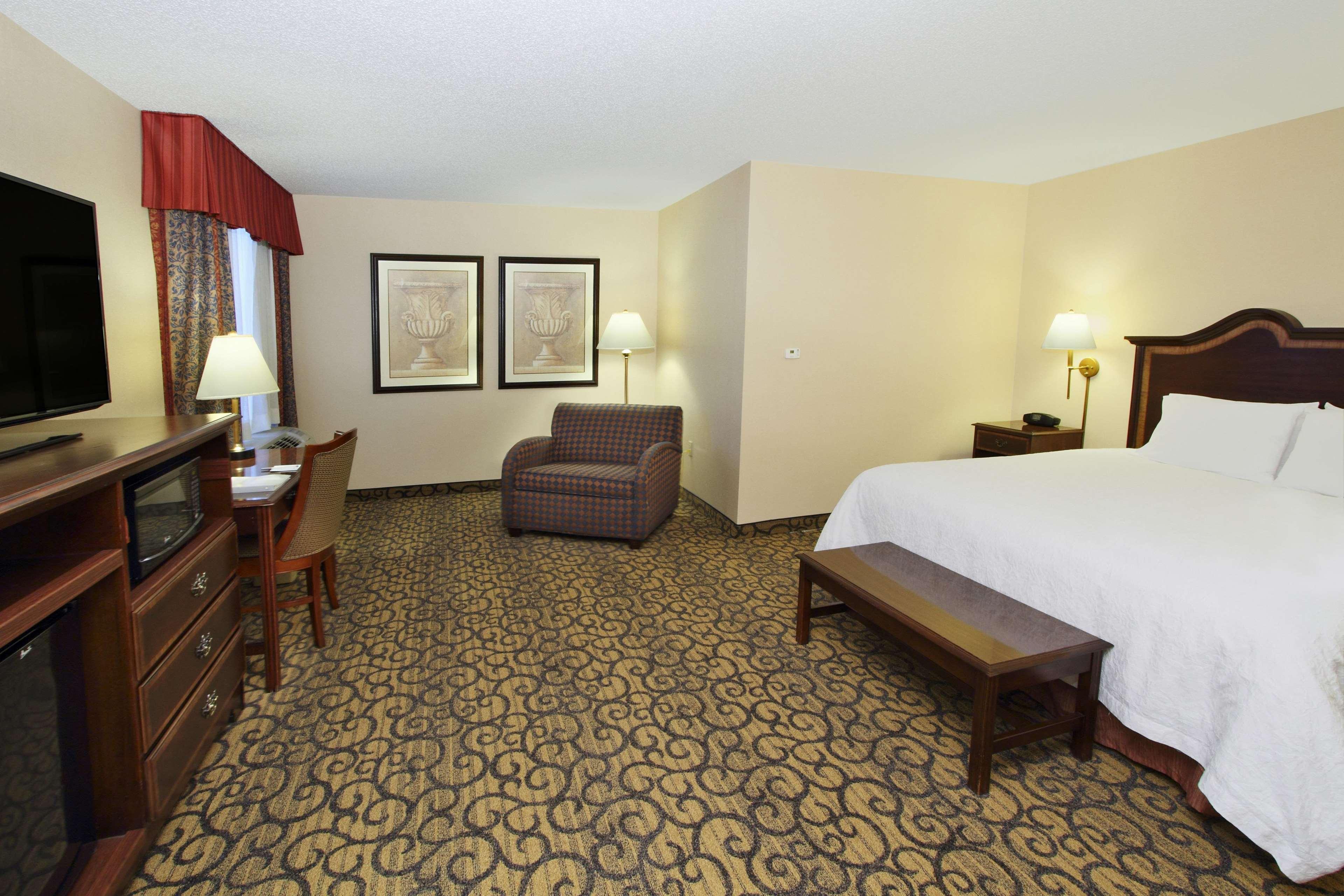 Hampton Inn Princeton Bagian luar foto