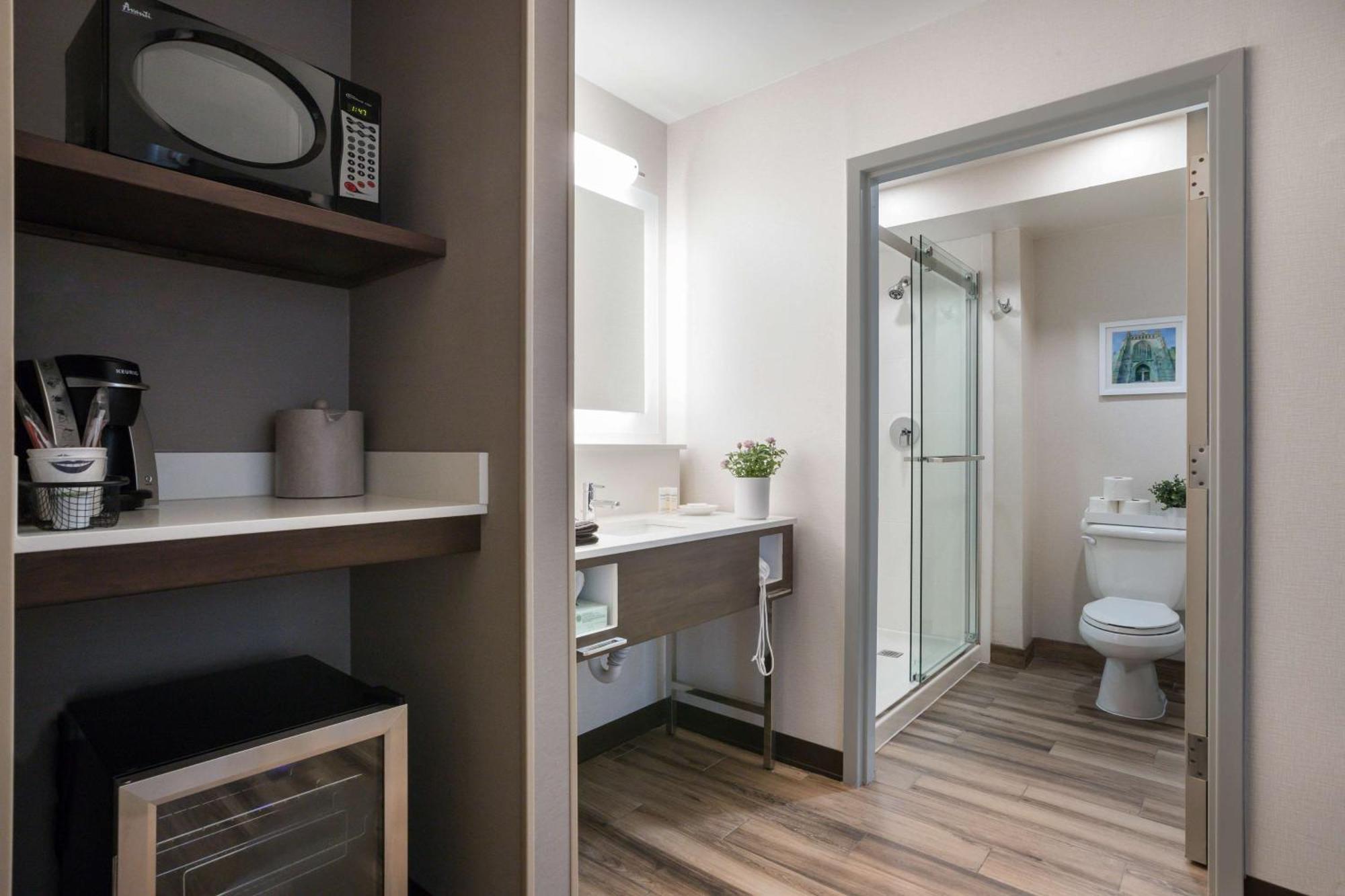 Hampton Inn Princeton Bagian luar foto