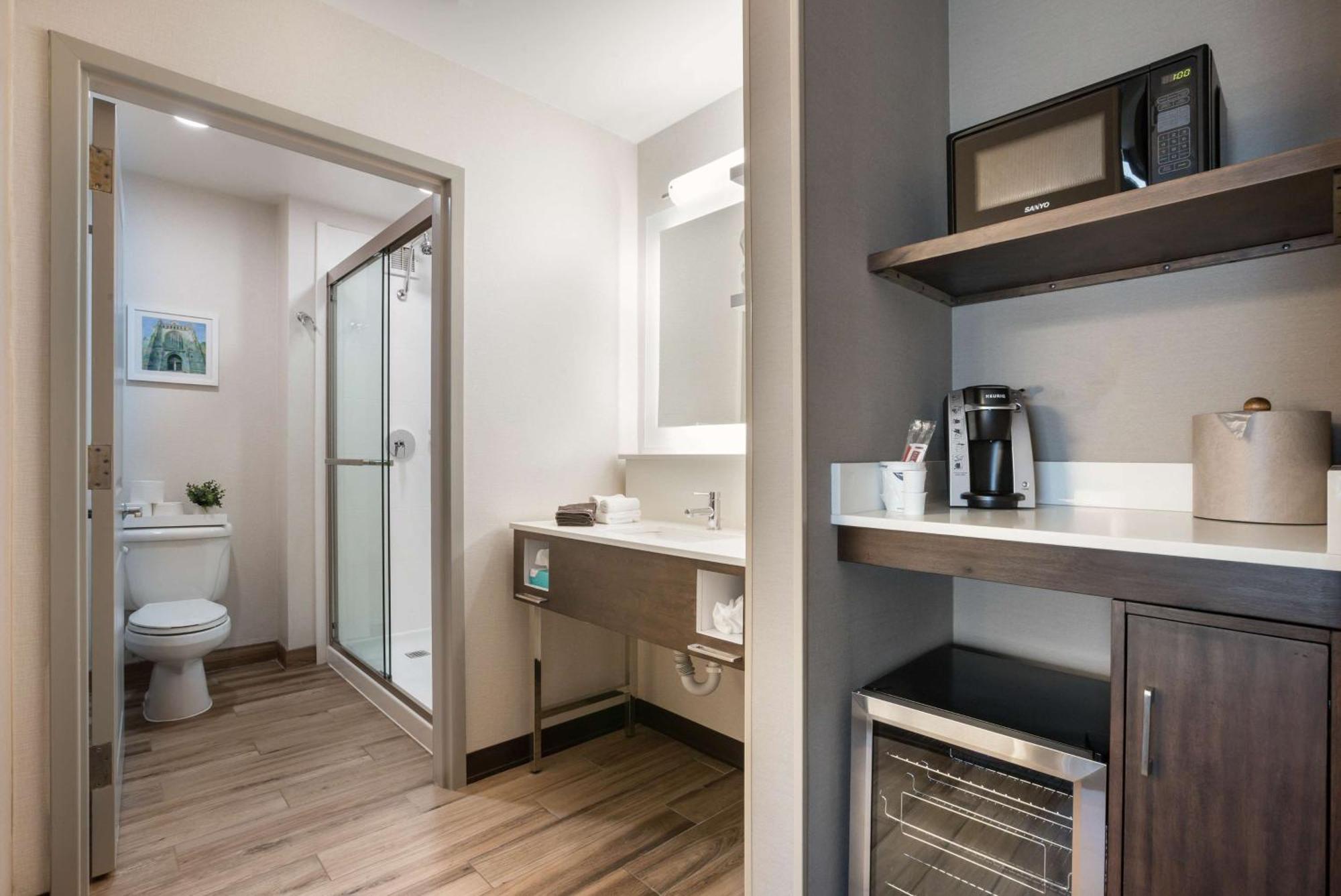 Hampton Inn Princeton Bagian luar foto