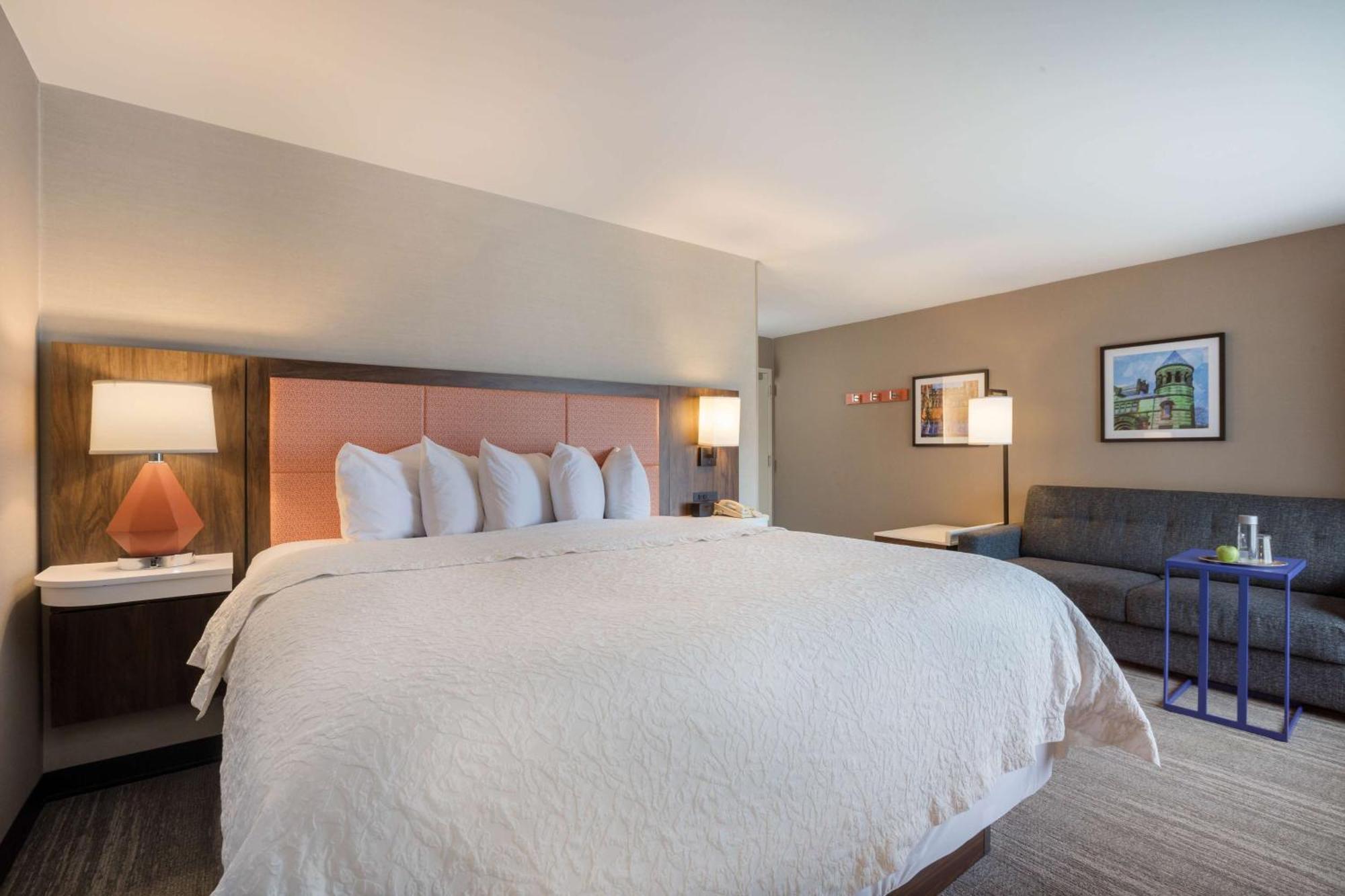 Hampton Inn Princeton Bagian luar foto