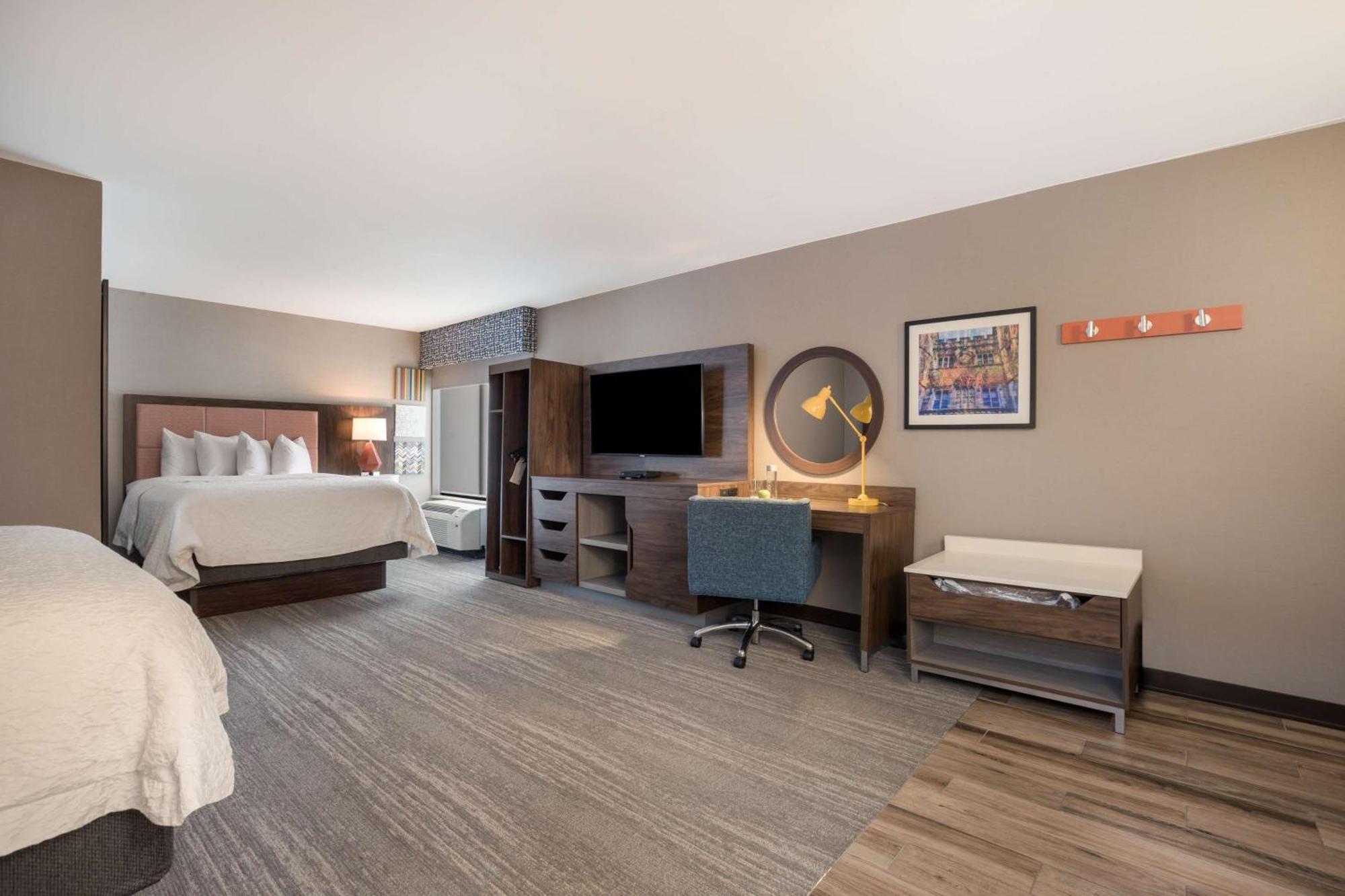 Hampton Inn Princeton Bagian luar foto