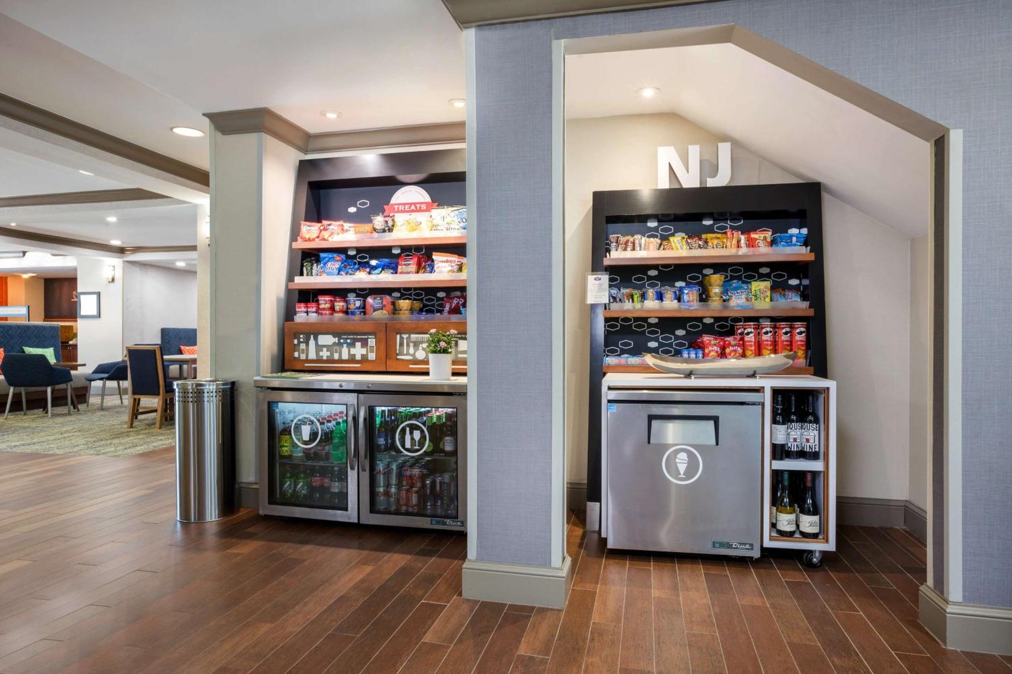 Hampton Inn Princeton Bagian luar foto