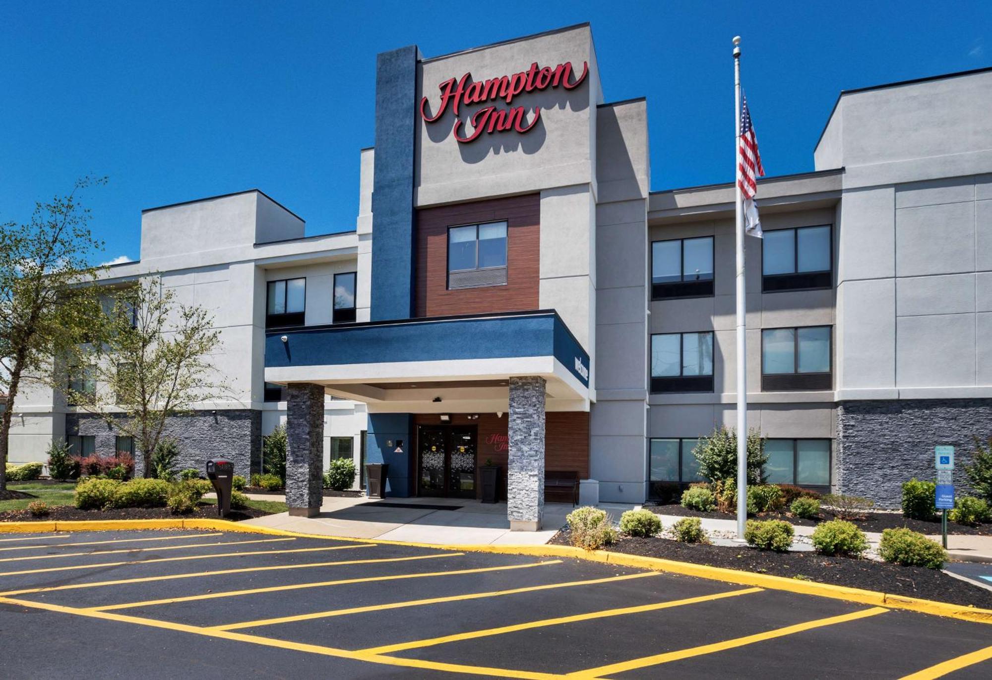 Hampton Inn Princeton Bagian luar foto